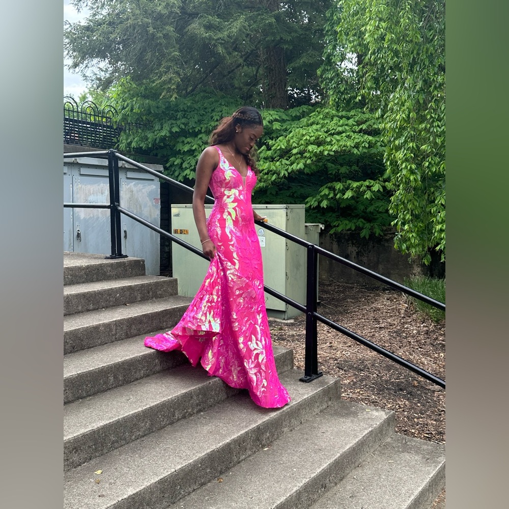 JOVANI - style 3263 in PINK!!! She is a SHOWSTOPPER, HEAD-TURNER, Camera magnet!